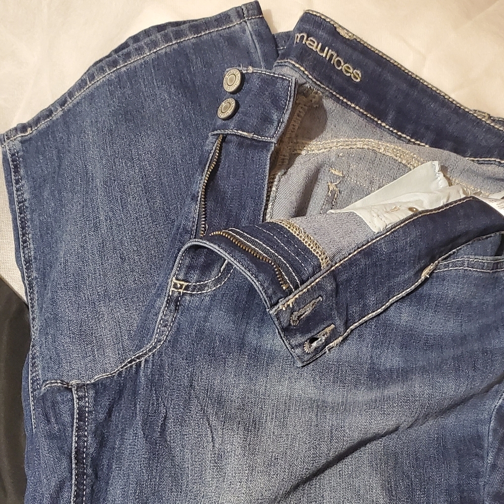 Maurices jeans